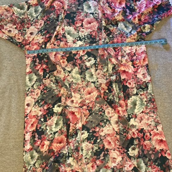 LulaRoe L Shirley - Picture 2 of 4